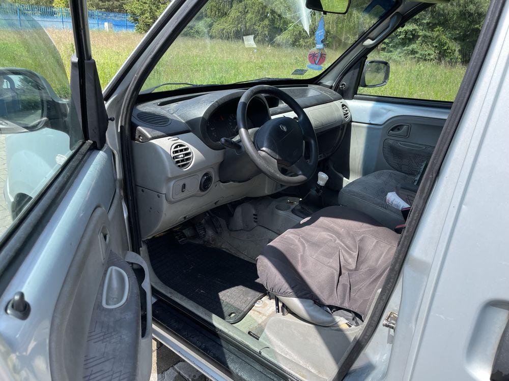 Renault Kangoo 1,5 Diesel 2006r. Z hakiem.