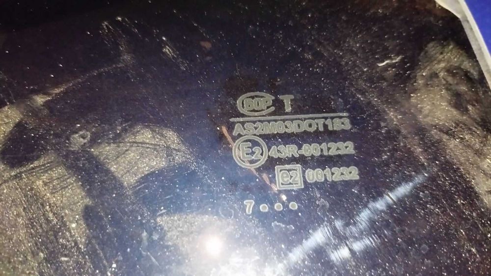 Продам заднее боковое правое стекло ВАЗ 2109, 21099, 2114, 2115