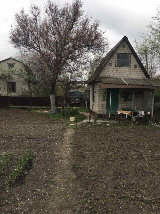 Продам Дачу в Киенке 452кв.м приватизирована Бетонка