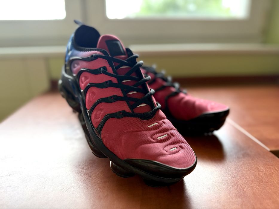 Nike Air Vapormax Plus, męskie, US 10 (EU 44, długość stopy ~27 cm).