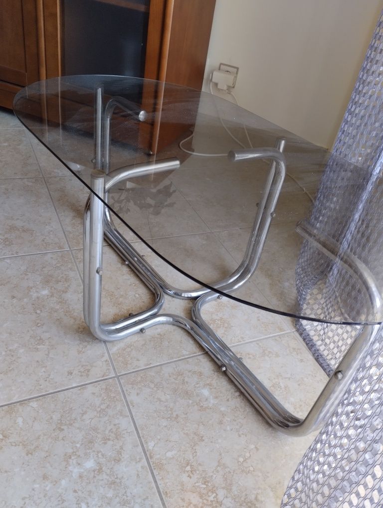 Mesa de centro em vidro