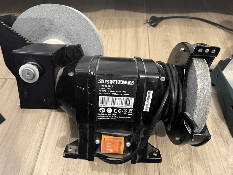 Rebarbadora de mesa a funciona