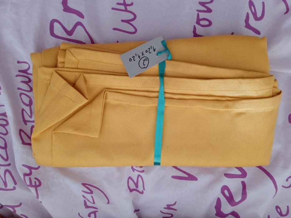 Toalha mesa quadrada, acetinada, amarelo, laranja (conjunto 7 por 12€)