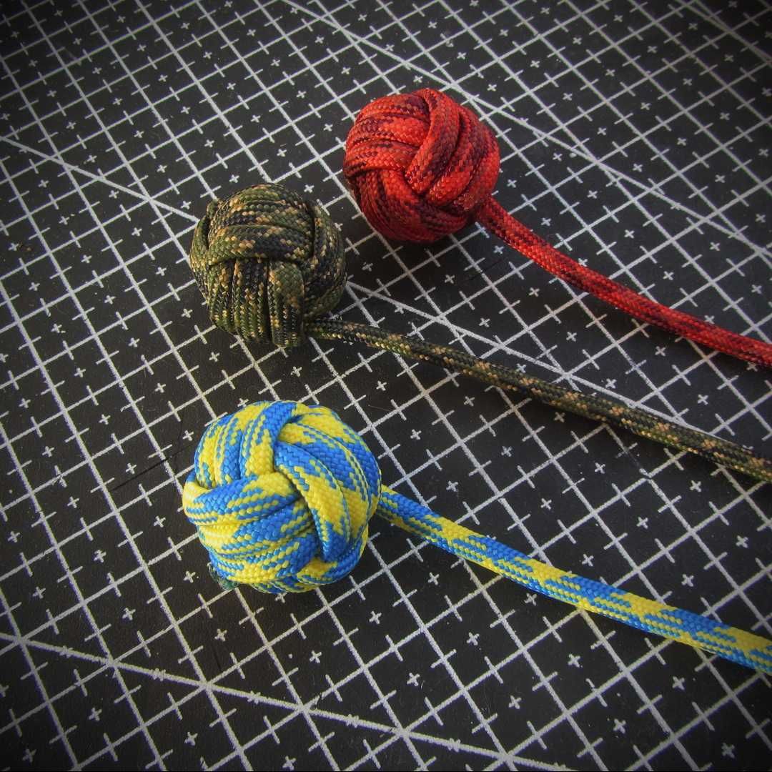 Чоткі Беглері (begleri) з паракорду.