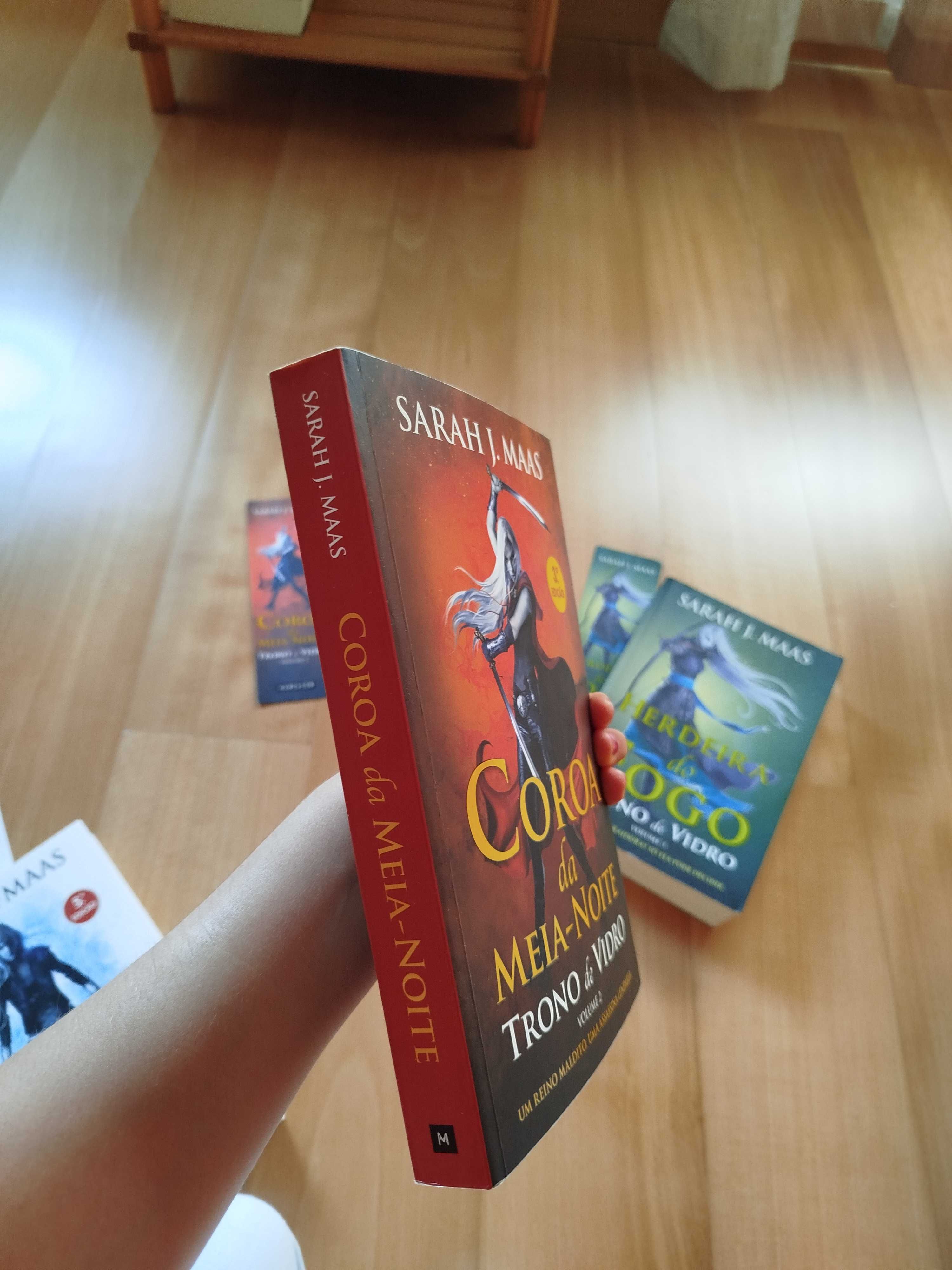 Trono de Vidro- primeiros três livros
