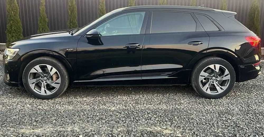 Капот та інші запчастини Audi Q8 e-tron розборка
