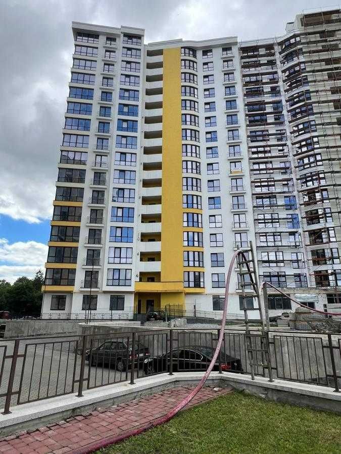 Продам 3 кімнатну квартиру з частковим ремонтом