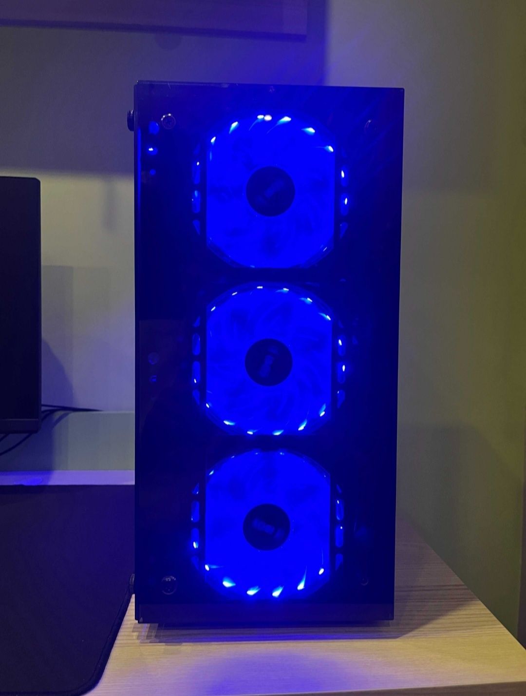 Komputer stacjonarny -i5/RX580/8GBram/M2-500GB+ssd120GB+hdd1 TB/Win10