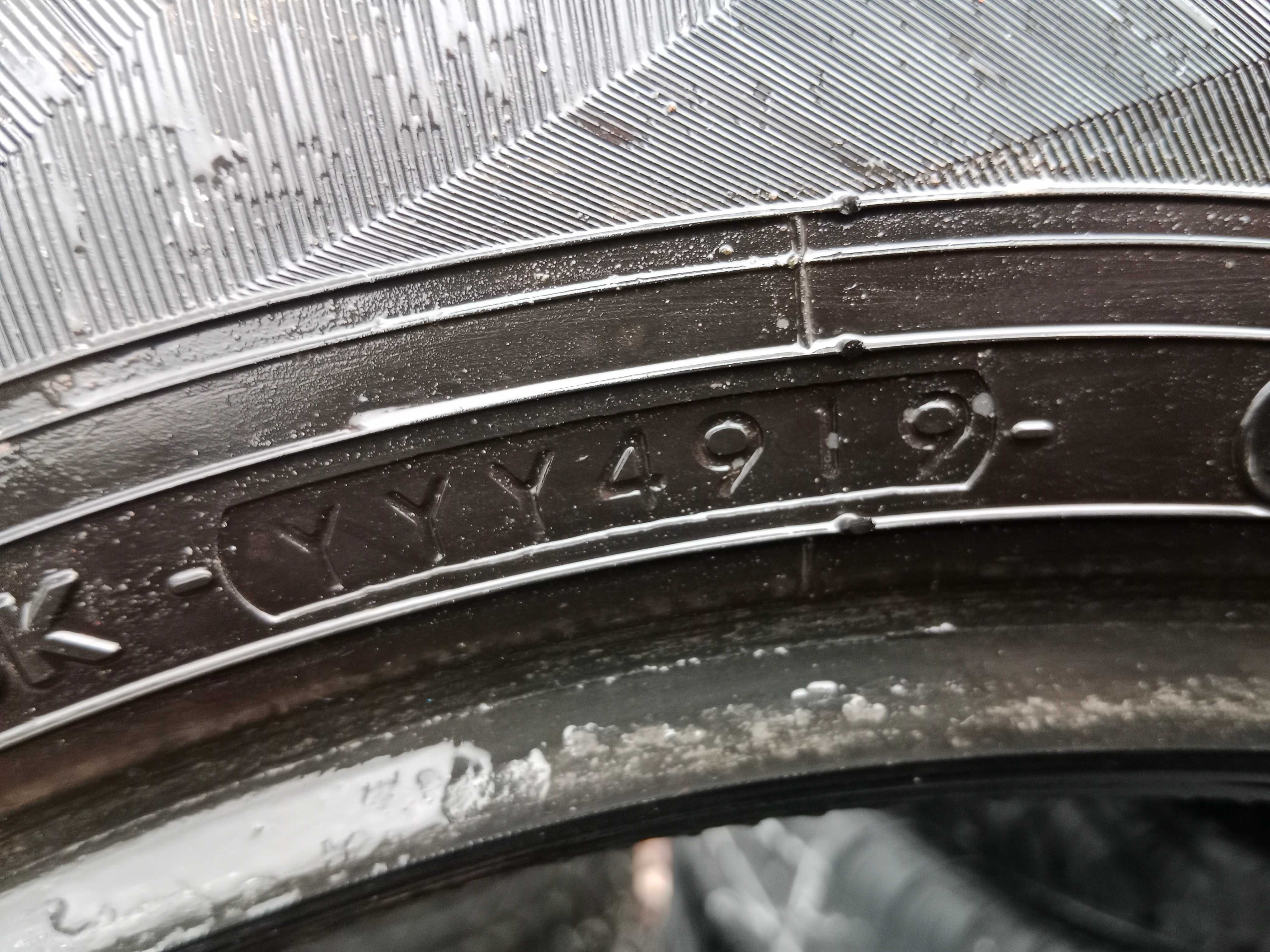 Opona używana 205/55R16 Yokohama BluEarth-A 1szt.