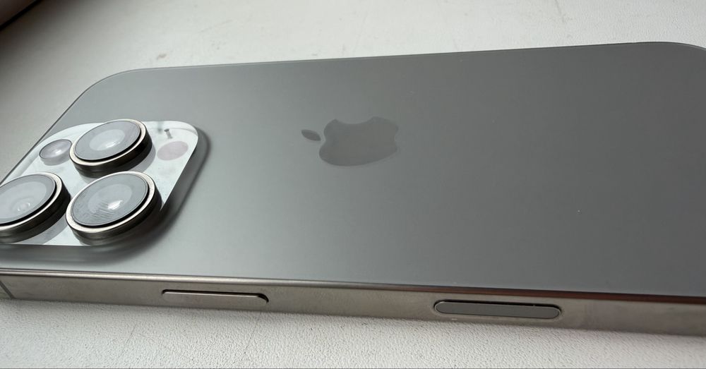 iPhone 16 Pro 256 GB / Natural Titanium