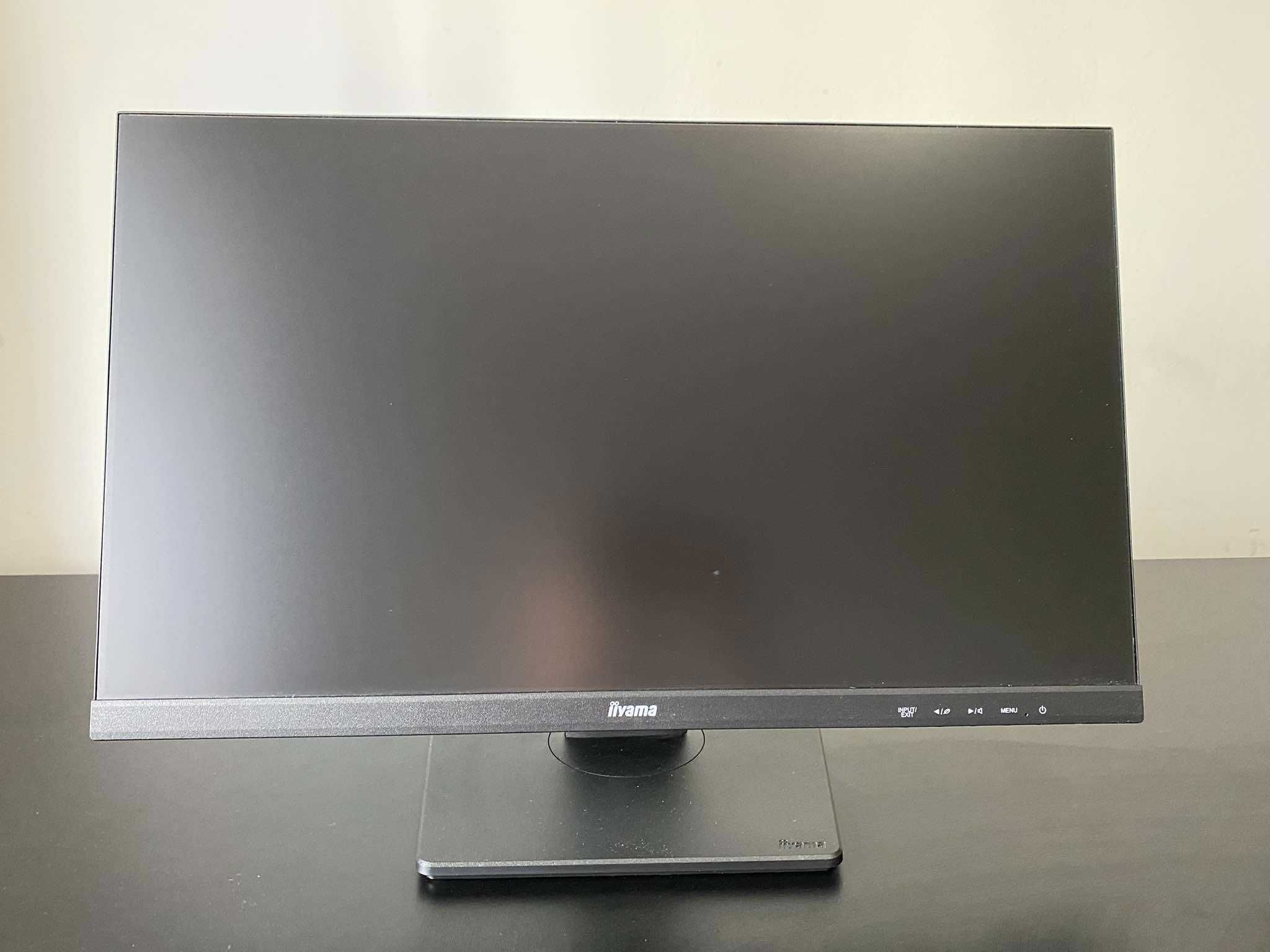 Komputer RTX 2080 Super Ryzen 7 3700x 32Gb Ram 512Gb ssd + Monitor