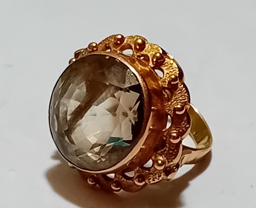 Złoty pierścionek Orno.