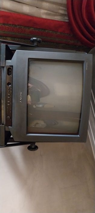 Televisores mitsay e sony