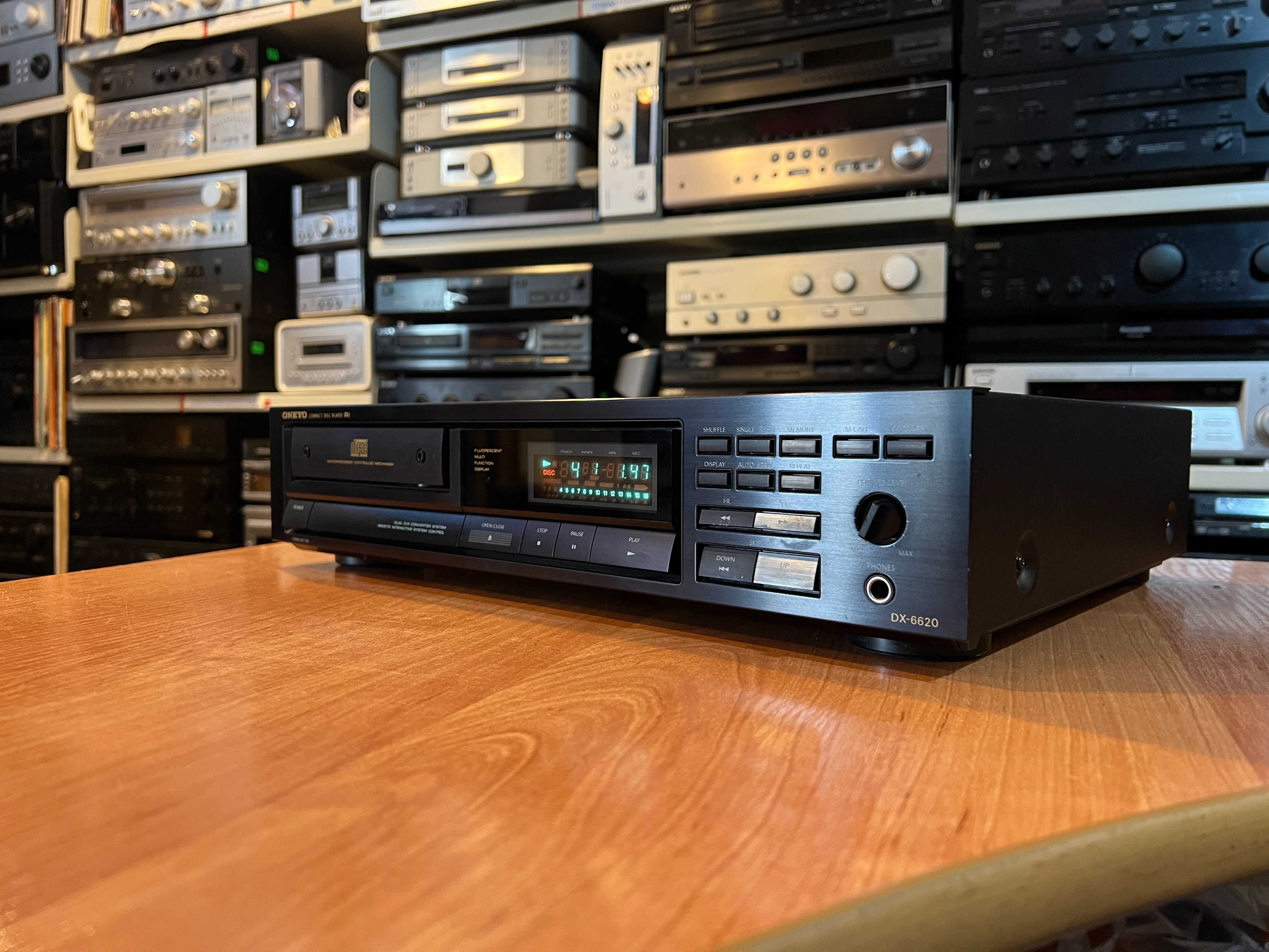 Odtwarzacz płyt CD Onkyo DX-6620, Audio Room