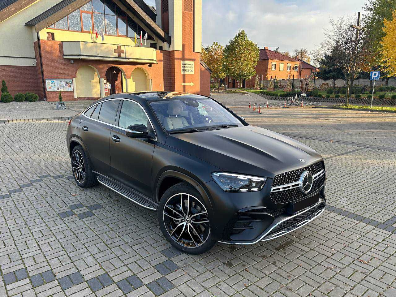 Auto do ślubu z kierowcą Mercedes GLE Coupe 2023 najnowszy