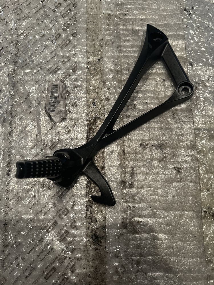 Kawasaki ZX10R ZX 10R Set Pasażera Lewy podnóżek M289