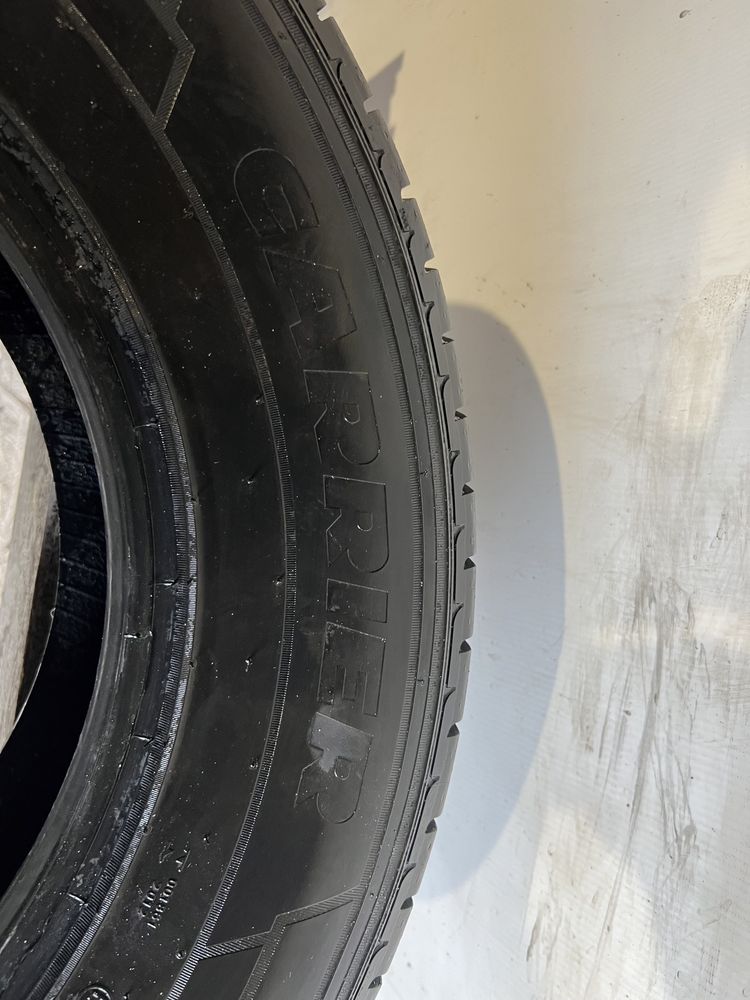 Opona pojedyncza 215/70/15 C Pirelli Carrier