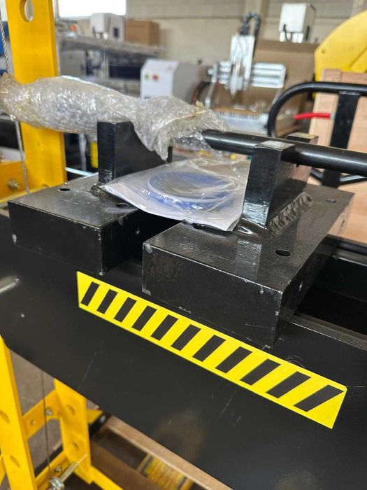 Warsztatowa Prasa Hydrauliczna 75T Tłok ruchomy Powystawowa