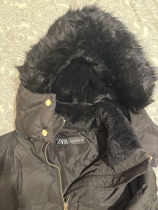 SEMI-LONG PUFFER DOWN JACKET with hood in good condition