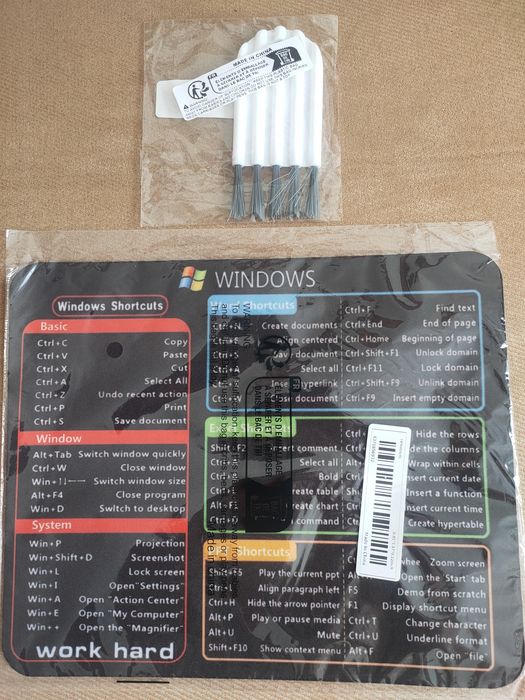 Podkładka pod mysz ze skrótami Windows Shortcus + gratis szczoteczka