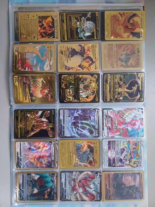 Klaser i 270 kart złotych, srebrnych , granatowych Pokemon