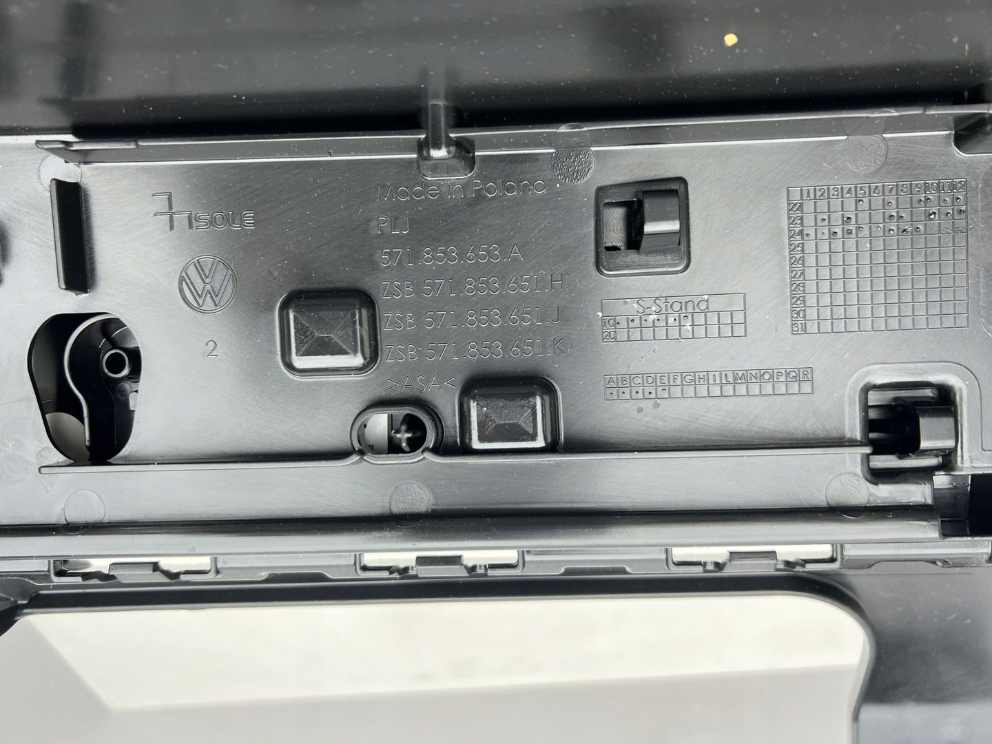 VW Tiguan 3 Iii Atrapa Zderzaka Grill Led r line Nowa Oem 2024