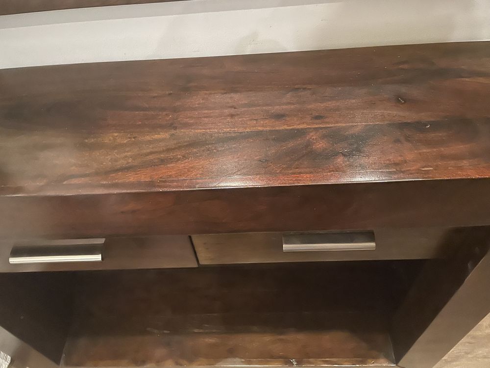 Komoda w stylu kolonialnym