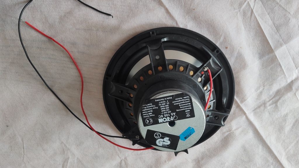 Głośnik firmy canton basowy subwoofer