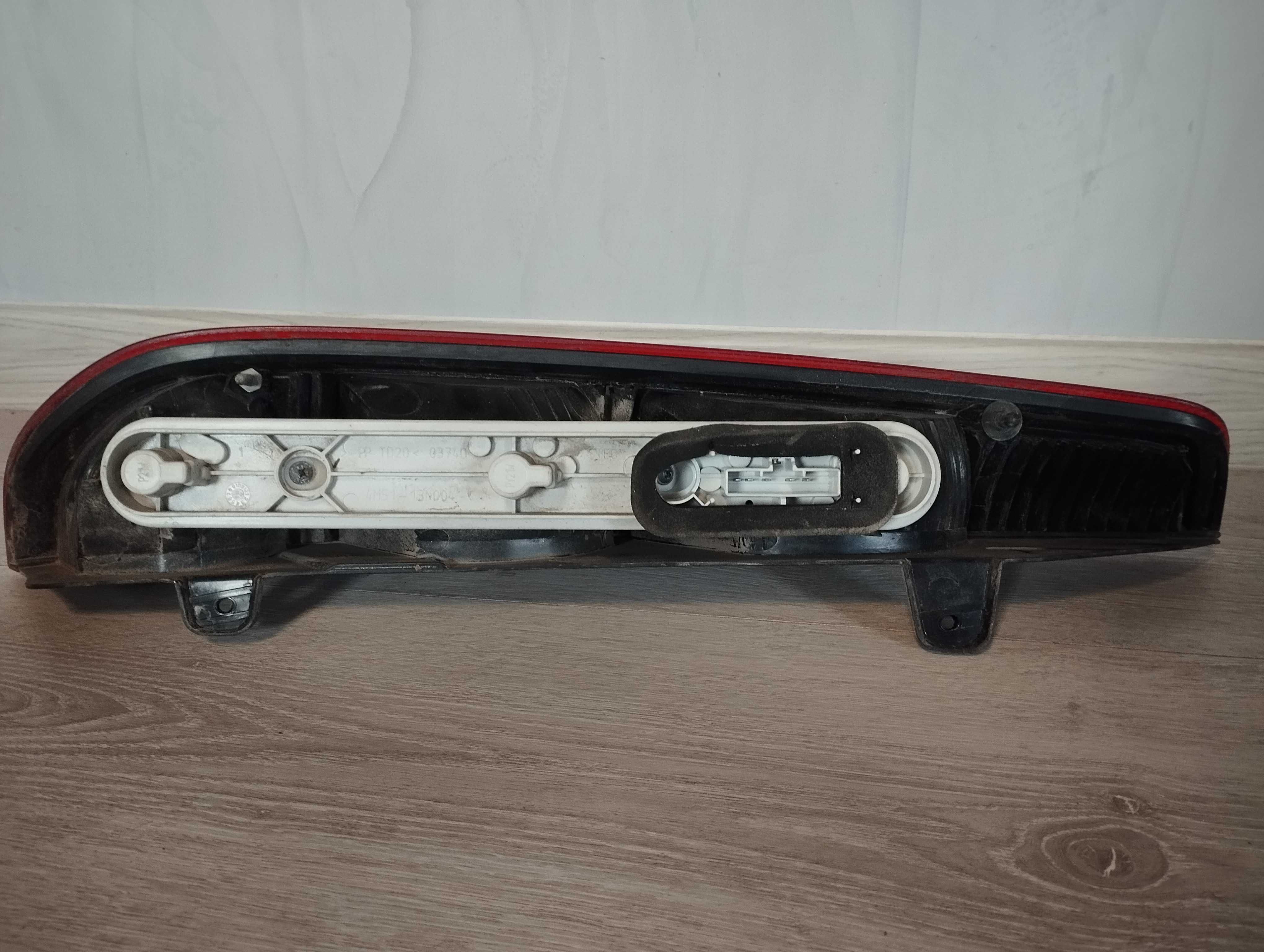 Lampa  FORD FOCUS MK II KOMBI prawa tylna prawy tył ]