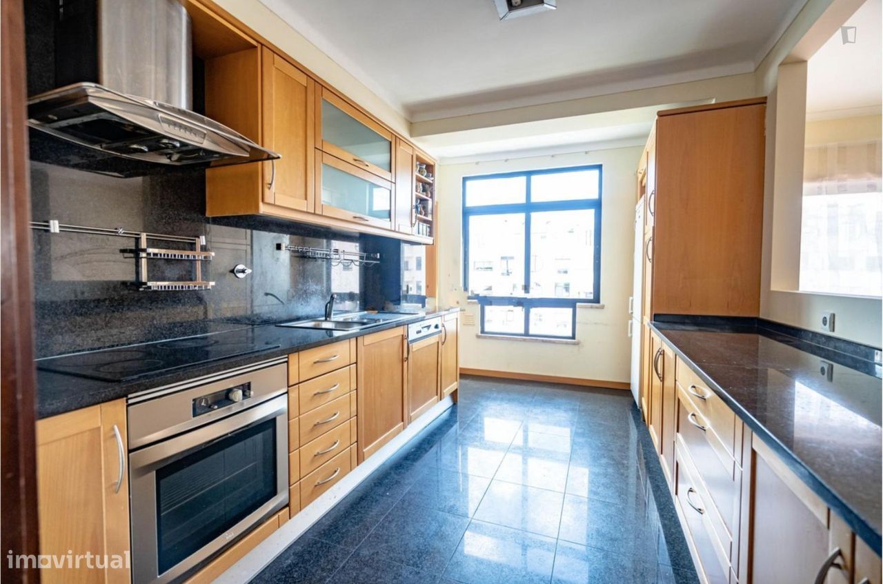 516983 - Quarto com cama de casal em...