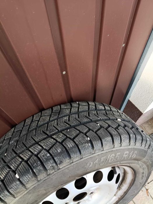 Opony zimowe wraz z felgami