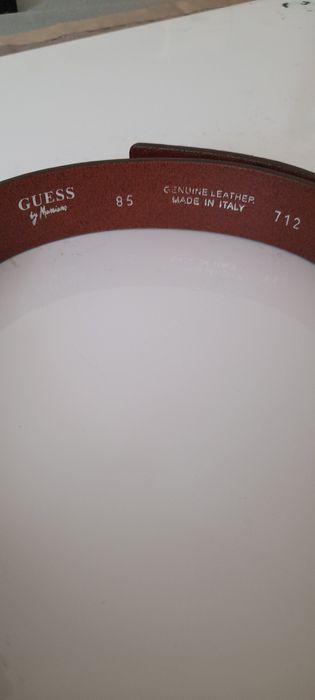 Cinto em couro "Ģuess"