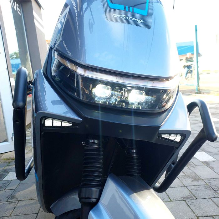 Електроскутер FORTE R2 2800W 72V/30Ah швид.70 км, літійєва, доставка