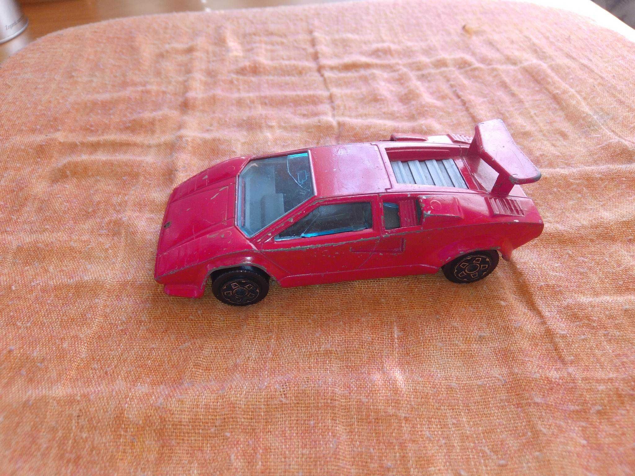 Lamborghini Countach 5000 model Bburago 1/43 1:43 czerwony samochód