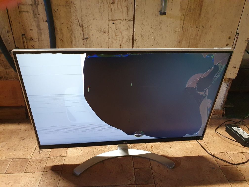 Monitor LG HDMI DP 4K