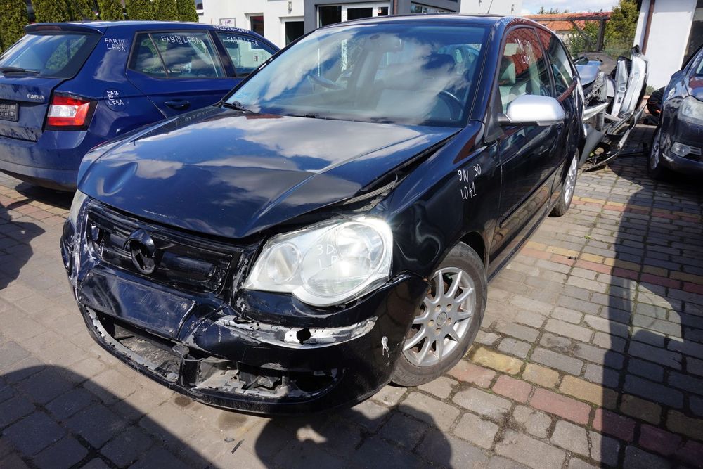 VOLKSWAGEN POLO IV 9N LIFT 3D HB 2008 L041 1.4 TDI BMS 80KM JDD CZARNY na części