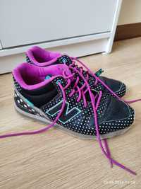 Кросівки жіночі New Balance 25.5 см