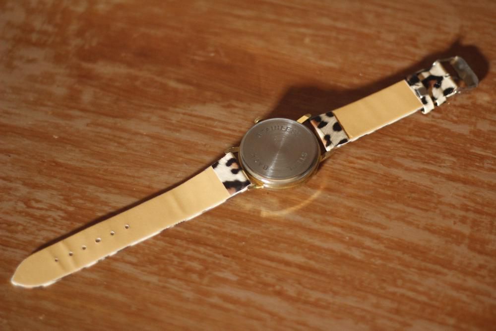 Relógio Senhora - Gato (NOVO)