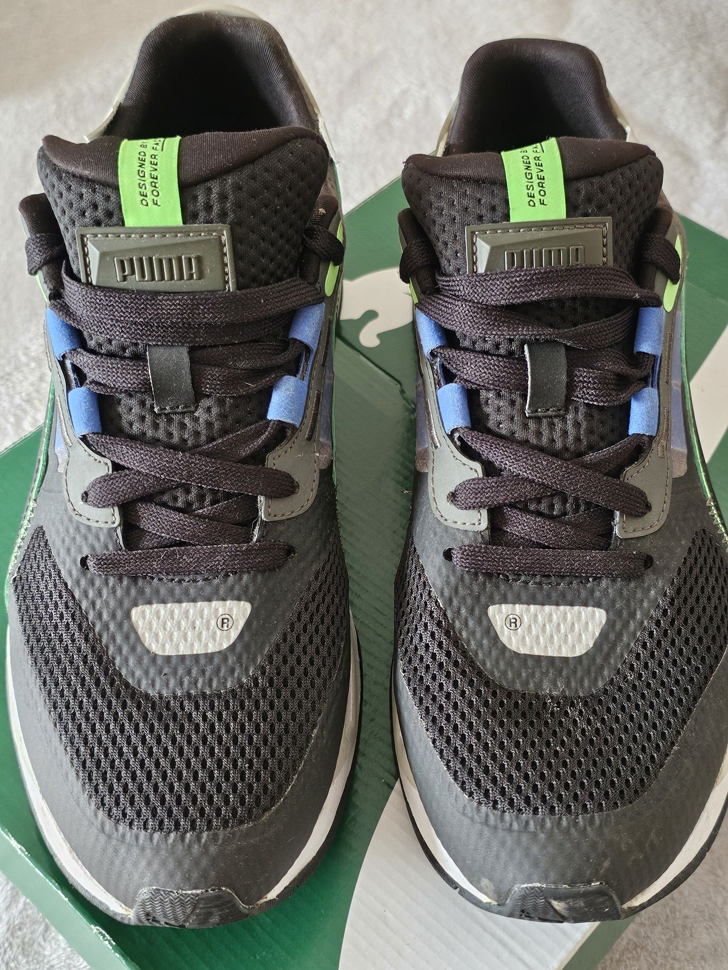 Tênis Puma pouco usado, com caixa original.