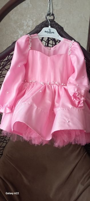 Продам дуже красиву сукню на рочок,для маленької красуні.