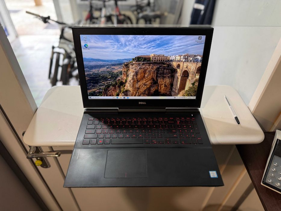 Laptop DELL Inspiron 15 Gaming FHD/i5/1TB+512ssd/16GB/GTX1050/Win10