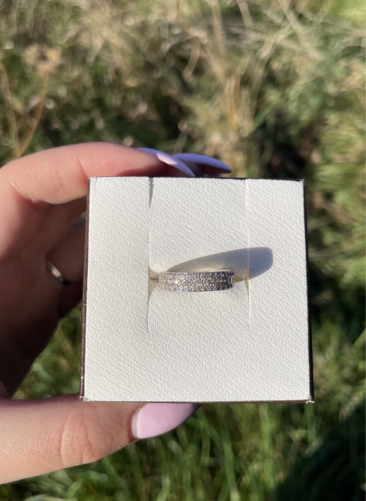 Серебряное кольцо бриллиантовый отблеск