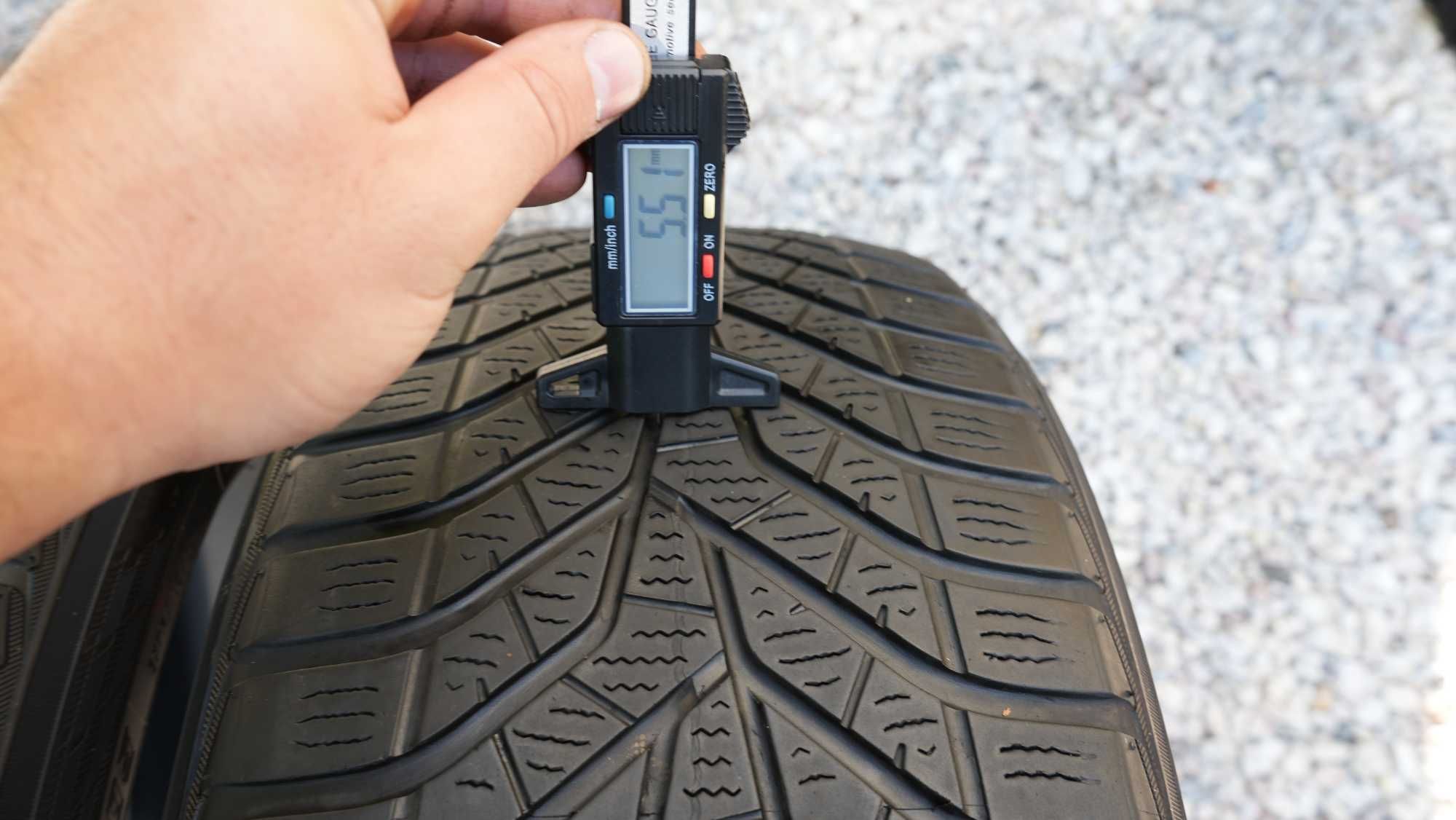 Opony zimowe Yokohama BluEarth Winter V905 – 215/45 R17 – DOT 2823