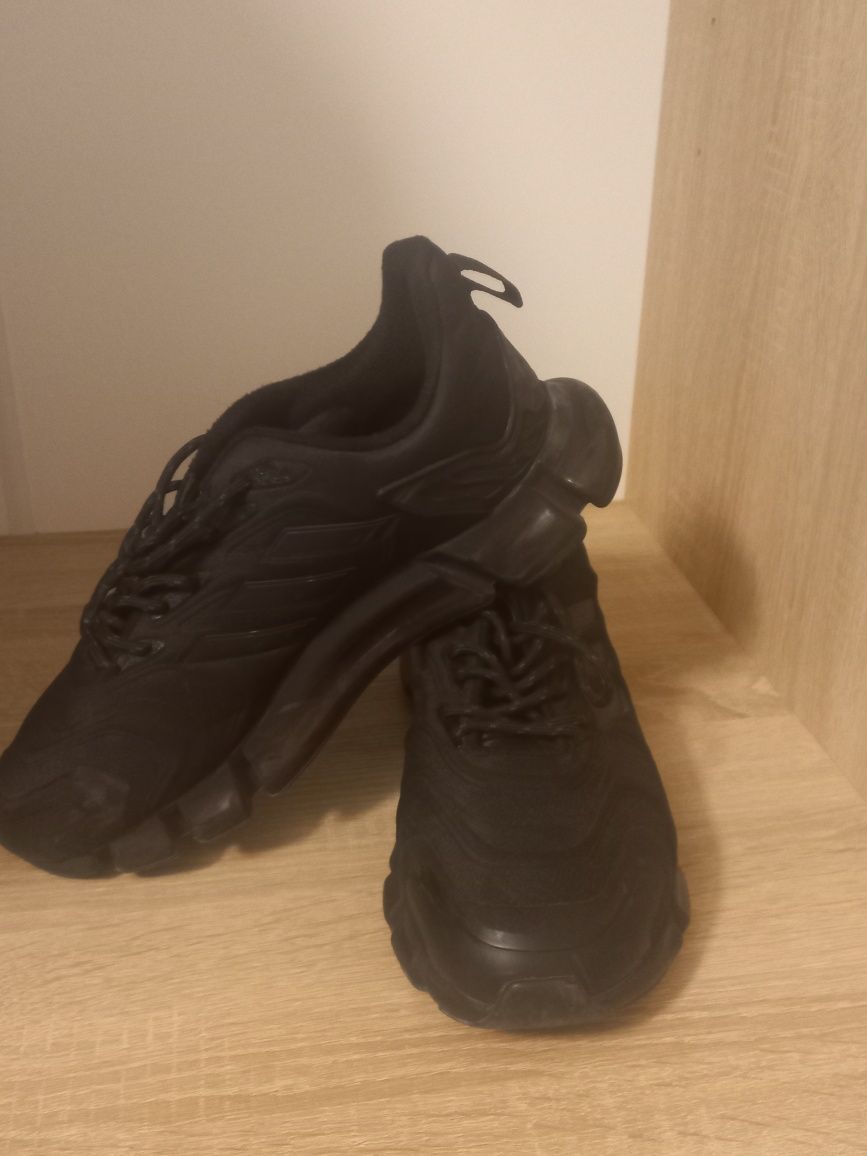 Кроссовки Adidas 42 размер