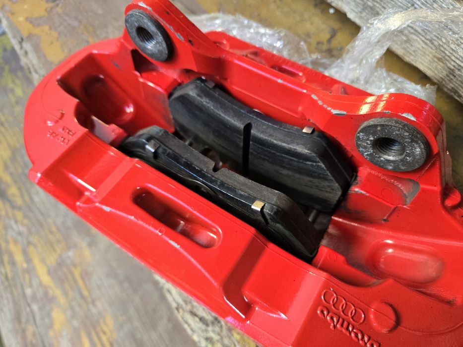 Оригінальні супорта передні Brembo від ауді q5 80A