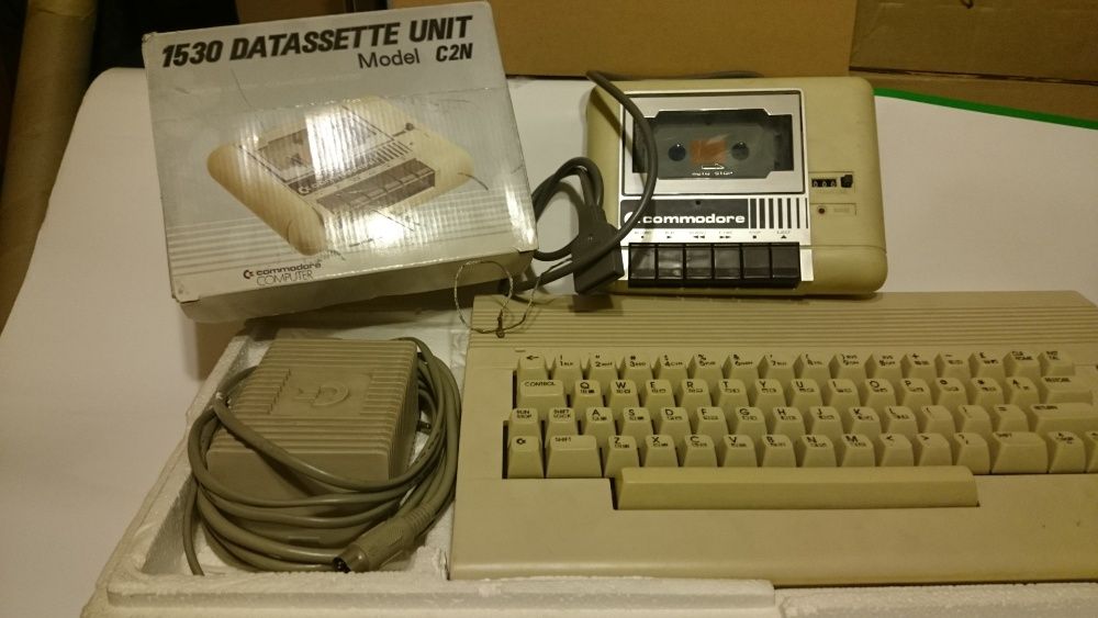 Komputer COMMODORE 64