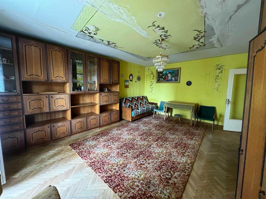 Продаж/1 квартира/Потребує ремонту/Тернопільська 2А/Хрущівка/Львів