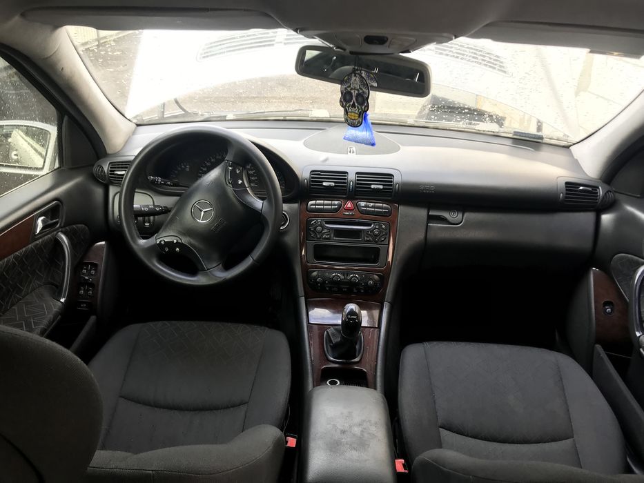 Продаю Mercedes-Benz 200 требует ремонта