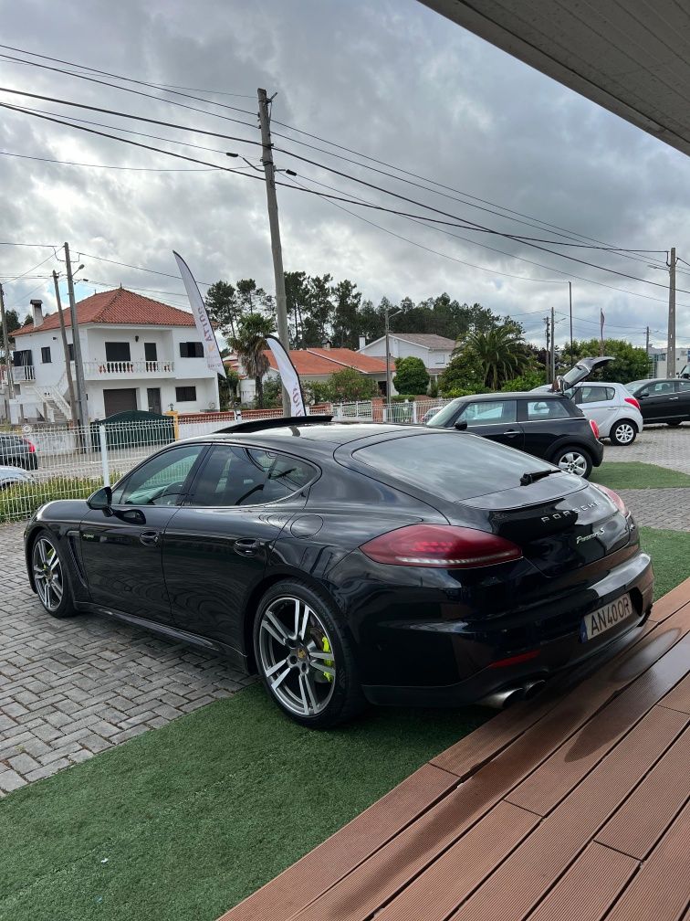 Porsche Panamera 3.0 restyle 460 cv
