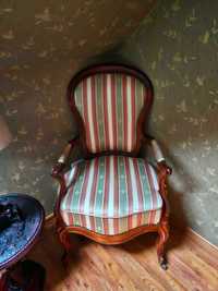 Elegancki Fotel w Stylu Ludwika Filipa XIX wiek